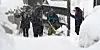 In Madrid ist Schnee schippen angesagt - und Fußball spielen fast unmöglich