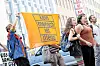 „Kein Mensch ist illegal“: Linke protestieren gegen einen rechten Aufmarsch im Jahr 2016.