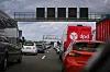 Autobahn mit vielen stehenden Autos