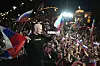 Juli 2024: Der russische Popstar Shaman, Jaroslaw Dronow, tritt während eines Konzerts vor der US-Botschaft in Moskau auf.