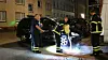 Auf seiner Chaos-Fahrt durch Hamburg-Harburg rammte der Fahrer dieses Vans mehrere parkende Autos und eine Häuserwand.