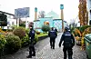 Polizisten vor der Blauen Moschee