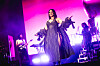 Nelly Furtado ist bei ihrem Konzert im Stadtpark sichtlich bester Laune.