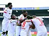 Hamburger Jubel-Traube: Die HSV-Profis bejubeln den Treffer zum 3:2 bei ihrem Sieg in Braunschweig.