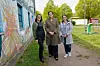 Hamburgs Bausenatorin Karen Pein (SPD, links) zusammen mit Bauministerin Klara Geywitz (SPD, Mitte) und SPD-Spitzenkandidatin für Bergedorf, Katja Kramer.