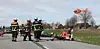 Die Unfallstelle am Zollenspieker Hauptdeich. Der Rettungshubschrauber landet.