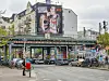 Deutlich schlanker als der neue Entwurf: die bisherige Brücke über die Schanzenstraße (Archivbild).