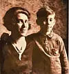 Edgar Witter, geb. 1928, mit seiner Mutter Bertha von Halle, deportiert nach Minsk am 18. November 1941