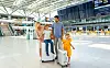 Familie reist ab Hamburg Airport