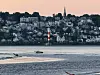 Desater bei Auslaufparade vor Blankenese – Sportboot fährt sich im Elbschlick fest