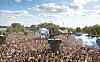 So soll's auch dieses Jahr wieder werden: „Fusion“-Besucher feiern die Eröffnung der Turmbühne 2019.