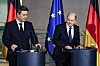 Bundeskanzler Olaf Scholz (r.) und Bundeswirtschaftsminister Robert Habeck nach der viel kritisierten Einigung im Haushaltsstreit