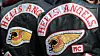 Zwei Hells Angels Mitglieder tragen ihre Weste mit Logo der Hells Angels (Archivbild).
