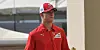 Mick Schumacher hält sich während der Corona-Pause zu Hause mit einem Gummiband und einem Baum fit.
