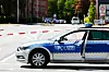 Ein Streifenwagen der Polizei Schleswig-Holstein ist im Einsatz. (Symbolbild)