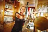 „Wir haben 'Guiness', 'Killkenny', Hop House 13 Lager', 'Stowford Press Cider' und 'Rademacher' vom Fass“, sagt Lindsay Bennett (50).