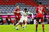 Jamal Musiala mit falschem Trikot im Spiel gegen Gladbach.
