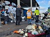 Kontrolleure des Bezirks und weiterer Behörden sind auf einem der Gewerbegelände im Einsatz.