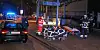 Der Rettungsdienst versorgt den angefahrenen Fußgänger vor den Messehallen.