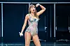 Taylor zeigt Muskeln
