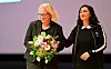 Sandra Schwedler und Kathrin Deumelandt lächeln nebeneinander