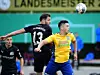 Fünftligist SV Todesfelde mit Emanuel Bento (r.) machte Osnabrück lange das Leben schwer. Der Zweitligist mit Ken Reichel gewann schließlich 1:0
