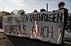Klimaaktivisten mit Transparent