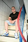 Auf dieser Treppe habe einer der Sanitäter zu ihm gesagt „nicht hinfallen, Specki“, sagt Björn-Ole Kauper.