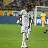 Yann Bisseck guckt auf den Boden
