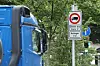 Ein Fahrverbotsschild für Fahrzeuge mit Diesel-Motor bis Euro 5 steht an der Stresemannstraße