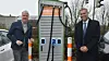 Karl Eberhard Hunke (links), Vorstand und CEO von Ladeinfrastruktur-Betreiber CutPower, und Carsten Kerkamm vor der Schnellladestation in Tinnum