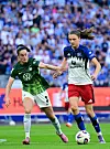 Lotta Wrede im Zweikampf mit Caitlin Dijkstra