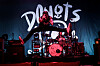 Donots-Frontmann Ingo springt auf der Bühne in den Spagat (mehr oder weniger)