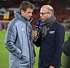 Sky-Moderator Patrick Wasserziehr (r., mit Bayerns Thomas Müller) ist zu Gast in der 27. Folge des MOPO-Podcasts „Herz.Schlag.Verein“.