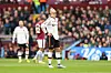 Cristiano Ronaldo schaut beim Spiel gegen Aston Villa in den Himmel.