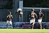 Luis Coordes feiert sein Siegtor für St. Pauli gegen Flensburg mit einem Salto.