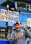 HSV-Trainer Tim Walter freut sich nach dem Sieg gegen Regensburg.