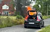 Auto geht auf Kreisstraße bei Jork in Flammen auf – Fahrer rettet sich im letzten Moment