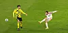 Levin Öztunali (r./gegen Mats Hummels) kehrt nicht zum HSV zurück, der Seeler-Enkel bleibt lieber in der Bundesliga.