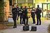 Polizeibeamte am 17. Oktober am Tatort in Hamburg-Bahrenfeld