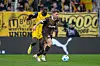 Im März spielte David Nemeth am Millerntor gegen BVB-Topstürmer Serhou Guirassy. Nun muss ihn jemand ersetzen.