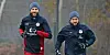 Guido Burgstaller (l., hier mit Athletiktrainer Karim Rashwan) arbeitet nach seiner Bauch-Operation fleißig am Comeback.