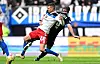 Jonas Meffert im Zweikampf mit Fabian Klos