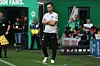 Werder-Trainer Ole Werner mit grimmigem Gesichtsausdruck am Seitenrand.