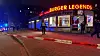 Polizisten vor dem Restaurant „Burger Legends“ in Hamburg-Hoheluft-West, in dem die Schüsse fielen.