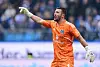 HSV-Torhüter Daniel Heuer Fernandes dirigiert