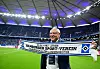 HSV-Held Felix Magath mit Athen-Schal