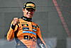 Lando Norris jubelt über seinen Sieg in Ungarn.