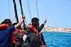 Bei der Einfahrt in den Hafen Lampedusas wurde die Crew aufgefordert, besonders vulnerable Personen an die Küstenwache zu übergeben.