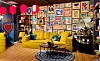 Sofa Marrakech vor London Art Tapete in Kooperation mit Toiletpaper-Magazin.